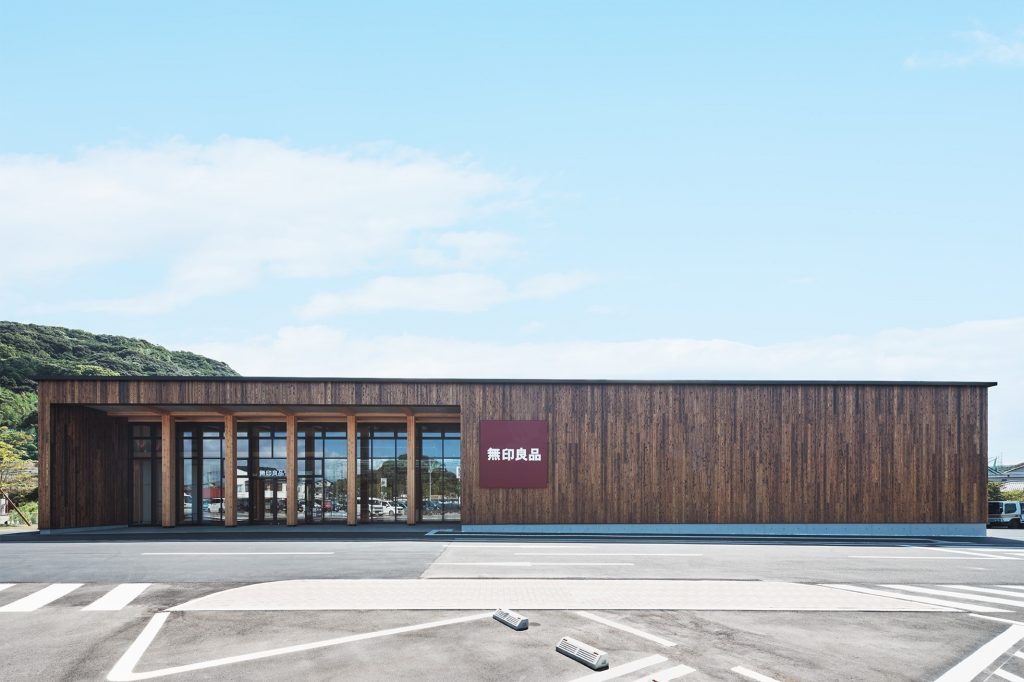 NEWS：無印良品初の木造建築店舗 国内初、大規模木造建物で『ZEB』認証