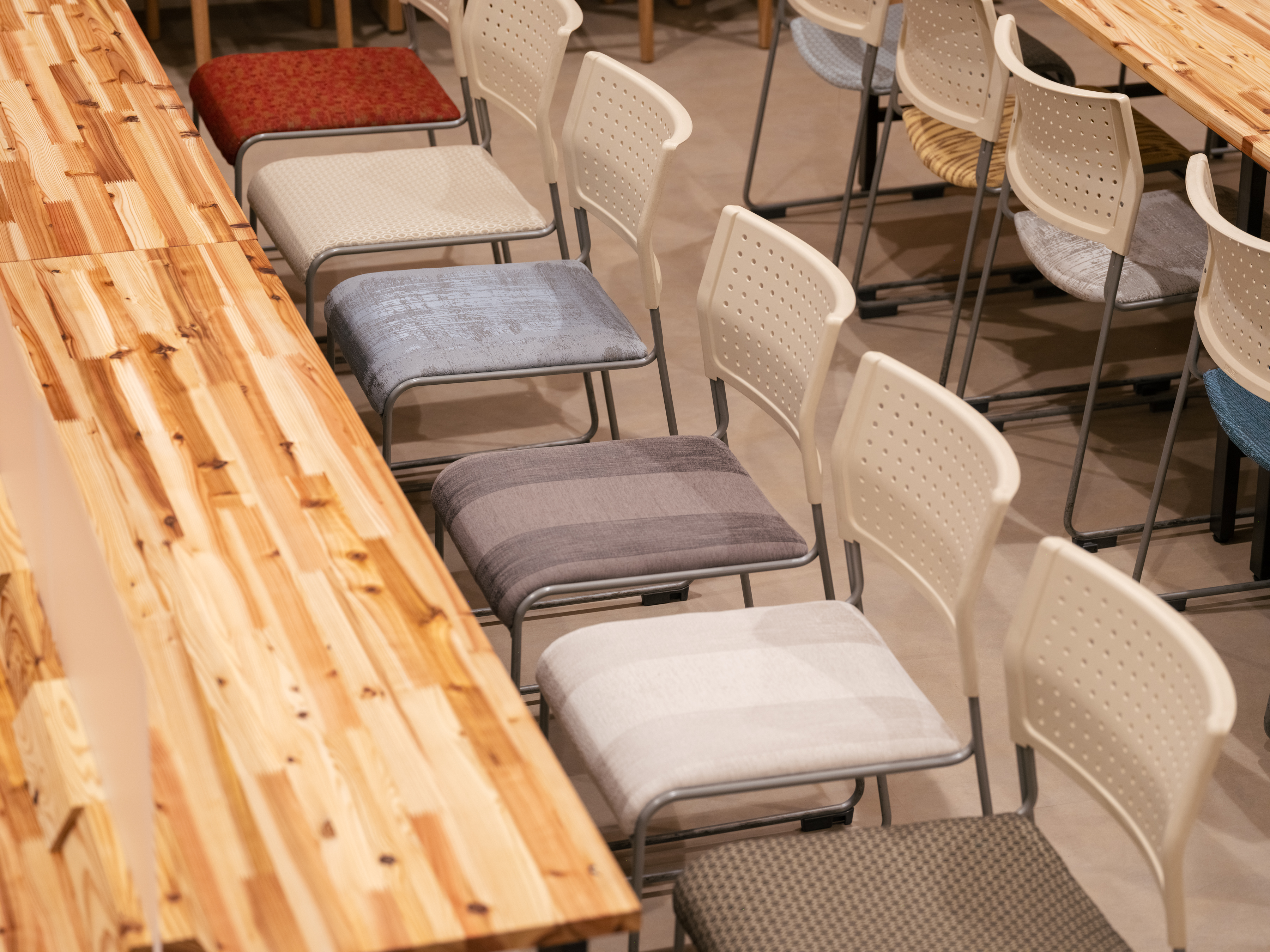 【法人限定】愛着あるオフィス家具を永く使い続けるための「生地張替サービス」を開始