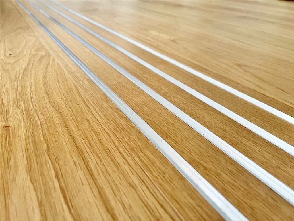 段差を減らして、床になじませた敷居